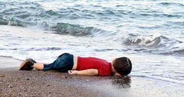 كيف تحولت صورة الطفل السوري الى رمزا انسانيا ؟