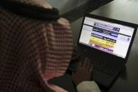 في السنوات الأخيرة، ولّدت المغامرات الإيرانية والتطورات الأخرى في منطقة الشرق الأوسط تقارباً تاريخياً في المصالح بين إسرائيل ودول الخليج العربية، مع قيام مسؤولين إسرائيليين بارزين بزيارات دورية هناك، وتطوّر التعاون الاستخباري بين الجانبين بحيث أصبح حدثاً منتظماً، وبدء الروابط الثقافية والاقتصادية بالظهور تدريجياً إلى العلن في السنوات الأخيرة، ولّدت المغامرات الإيرانية والتطورات الأخرى في منطقة الشرق الأوسط تقارباً تاريخياً في المصالح بين إسرائيل ودول الخليج العربية، مع قيام مسؤولين إسرائيليين بارزين بزيارات دورية هناك، وتطوّر التعاون الاستخباري بين الجانبين بحيث أصبح حدثاً منتظماً، وبدء الروابط الثقافية والاقتصادية بالظهور تدريجياً إلى العلن
