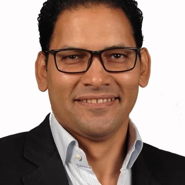 جاء التفجير المتزامن يومي 17 و18 سبتمبر 2024 فى لبنان لأجهزة بيجر وآيكوم للاتصال اللاسلكى ليقتل العشرات ويصيب بضعة آلاف ليكشف عن شكل جديد من الحرب الهجينة، وبروز نمط تفخيخ سلاسل الإمداد و التوريد لتلك الأجهزة والتى تم اختراق نطاق ترددها وتفجيرها عن بعد مستهدفة إصابة شبكة الاتصالات لحزب الله،والى جانب قتل وإصابة اعضائة والتجسس علية . جاء التفجير المتزامن يومي 17 و18 سبتمبر 2024 فى لبنان لأجهزة بيجر وآيكوم للاتصال اللاسلكى ليقتل العشرات ويصيب بضعة آلاف ليكشف عن شكل جديد من الحرب الهجينة، وبروز نمط تفخيخ سلاسل الإمداد و التوريد لتلك الأجهزة والتى تم اختراق نطاق ترددها وتفجيرها عن بعد مستهدفة إصابة شبكة الاتصالات لحزب الله،والى جانب قتل وإصابة اعضائة والتجسس علية .