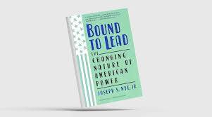 لمع اسم جوزيف صموئيل ناي جونيور، أحد أبرز المفكرين والممارسين الأميركيين في مجال العلاقات الدولية الذي غادر عالمنا هذا الأسبوع عن عمر يناهز 88 عاماً، بعدما صاغ نظريّة «القوّة الناعمة» التي شكّلت أفكار أجيال من صانعي القرار وعلماء السياسة في الولايات المتحدة والعالم، ومنحته مكانة متميزة لا تكاد تدانى في منطقة التقاطع بين النظريّة والممارسة في الدبلوماسية وإدارة العلاقات الدّولية.
لمع اسم جوزيف صموئيل ناي جونيور، أحد أبرز المفكرين والممارسين الأميركيين في مجال العلاقات الدولية الذي غادر عالمنا هذا الأسبوع عن عمر يناهز 88 عاماً، بعدما صاغ نظريّة «القوّة الناعمة» التي شكّلت أفكار أجيال من صانعي القرار وعلماء السياسة في الولايات المتحدة والعالم، ومنحته مكانة متميزة لا تكاد تدانى في منطقة التقاطع بين النظريّة والممارسة في الدبلوماسية وإدارة العلاقات الدّولية.