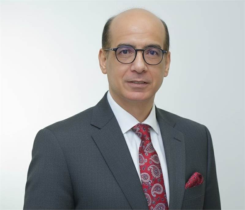 كشفت شركة جوجل مؤخرًا عن نموذج الفيديو الذكي الجديد VO3، وذلك في خطوة جريئة تعيد رسم ملامح صناعة المحتوى الرقمي، و يعد VO3،أول نموذج من نوعه يدمج بين توليد الفيديو، الصوت، والحوار بشكل متزامن. هذه القفزة النوعية في عالم الذكاء الاصطناعي تمثل نقلة حقيقية في تقنيات إنتاج الفيديوهات التوليدية، ليس فقط على مستوى الصورة، بل أيضًا من حيث التفاعل البشري والديناميكية السردية، وهو ما يجعلني أقول أن الآن لابد أن نقلق! كشفت شركة جوجل مؤخرًا عن نموذج الفيديو الذكي الجديد VO3، وذلك في خطوة جريئة تعيد رسم ملامح صناعة المحتوى الرقمي، و يعد VO3،أول نموذج من نوعه يدمج بين توليد الفيديو، الصوت، والحوار بشكل متزامن. هذه القفزة النوعية في عالم الذكاء الاصطناعي تمثل نقلة حقيقية في تقنيات إنتاج الفيديوهات التوليدية، ليس فقط على مستوى الصورة، بل أيضًا من حيث التفاعل البشري والديناميكية السردية، وهو ما يجعلني أقول أن الآن لابد أن نقلق!