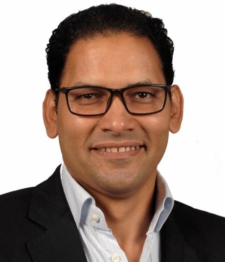 أحدثت الشبكات الاجتماعية تحولات فى الخطاب الرسمي، ونقلته من الميادين والساحات المفتوحة إلى المنصات الرقمية. ومن ثم، أصبحت جزءًا من الاتصالات الإستراتيجية فى ممارسة الدبلوماسية الدولية. أحدثت الشبكات الاجتماعية تحولات فى الخطاب الرسمي، ونقلته من الميادين والساحات المفتوحة إلى المنصات الرقمية. ومن ثم، أصبحت جزءًا من الاتصالات الإستراتيجية فى ممارسة الدبلوماسية الدولية.